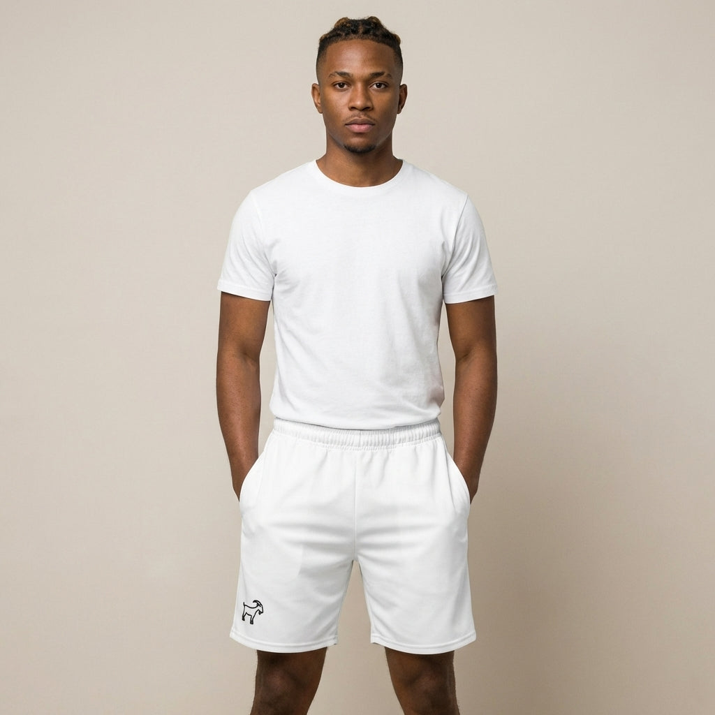 Short de sport (blanc) – Short de course extensible recyclé, protection solaire UPF 50+, poches en filet anti-humidité | Legendary Branding®
